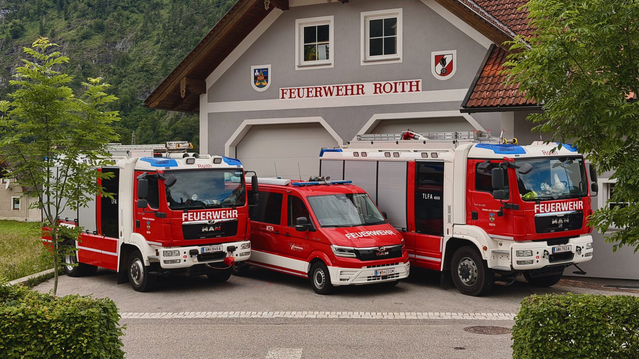 Verkehrsunfall nach Reifenplatzer
